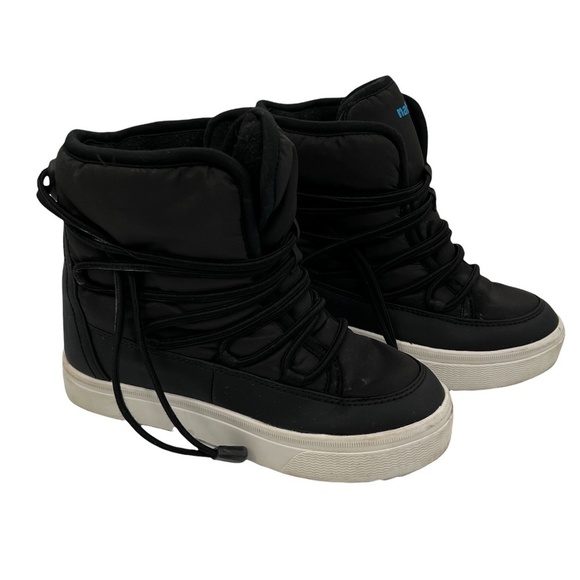 Native Black Chamonix Water Resistant Insulated Boots Size 2 Kid’s - Picture 1 of 9